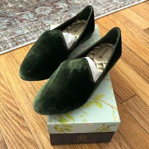Brand new Birdies green velvet flats